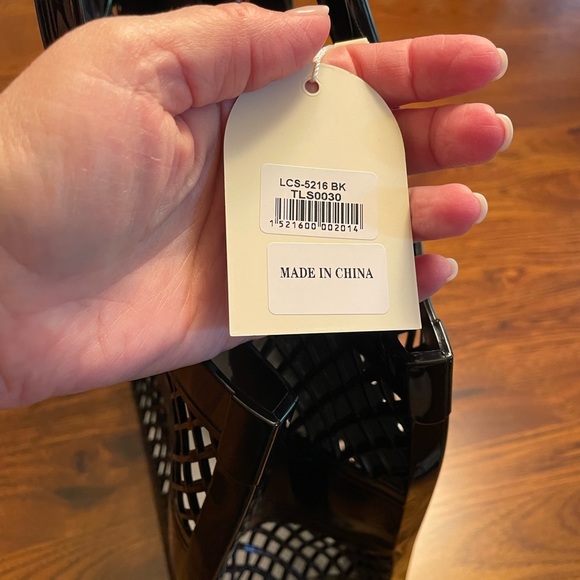 Vented Tote Bag - Picture 5 of 8